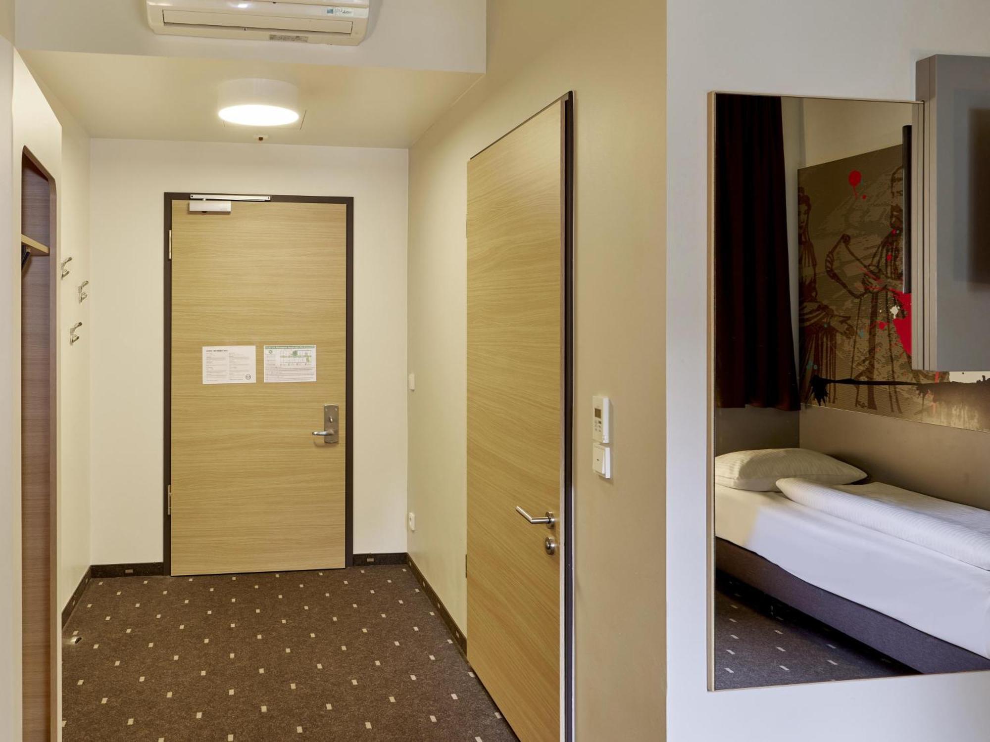 B&B Hotel Трир Екстериор снимка