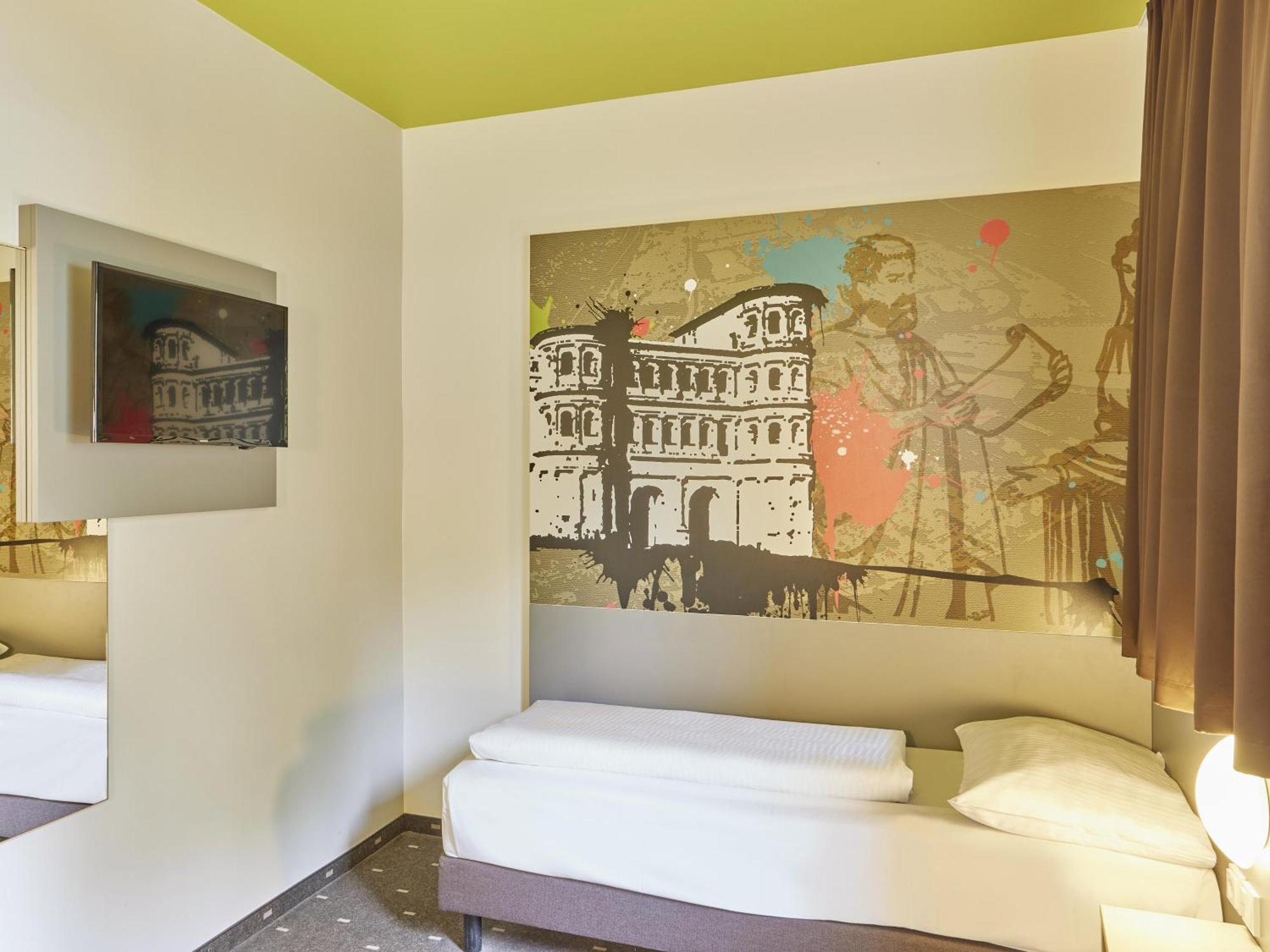 B&B Hotel Трир Екстериор снимка