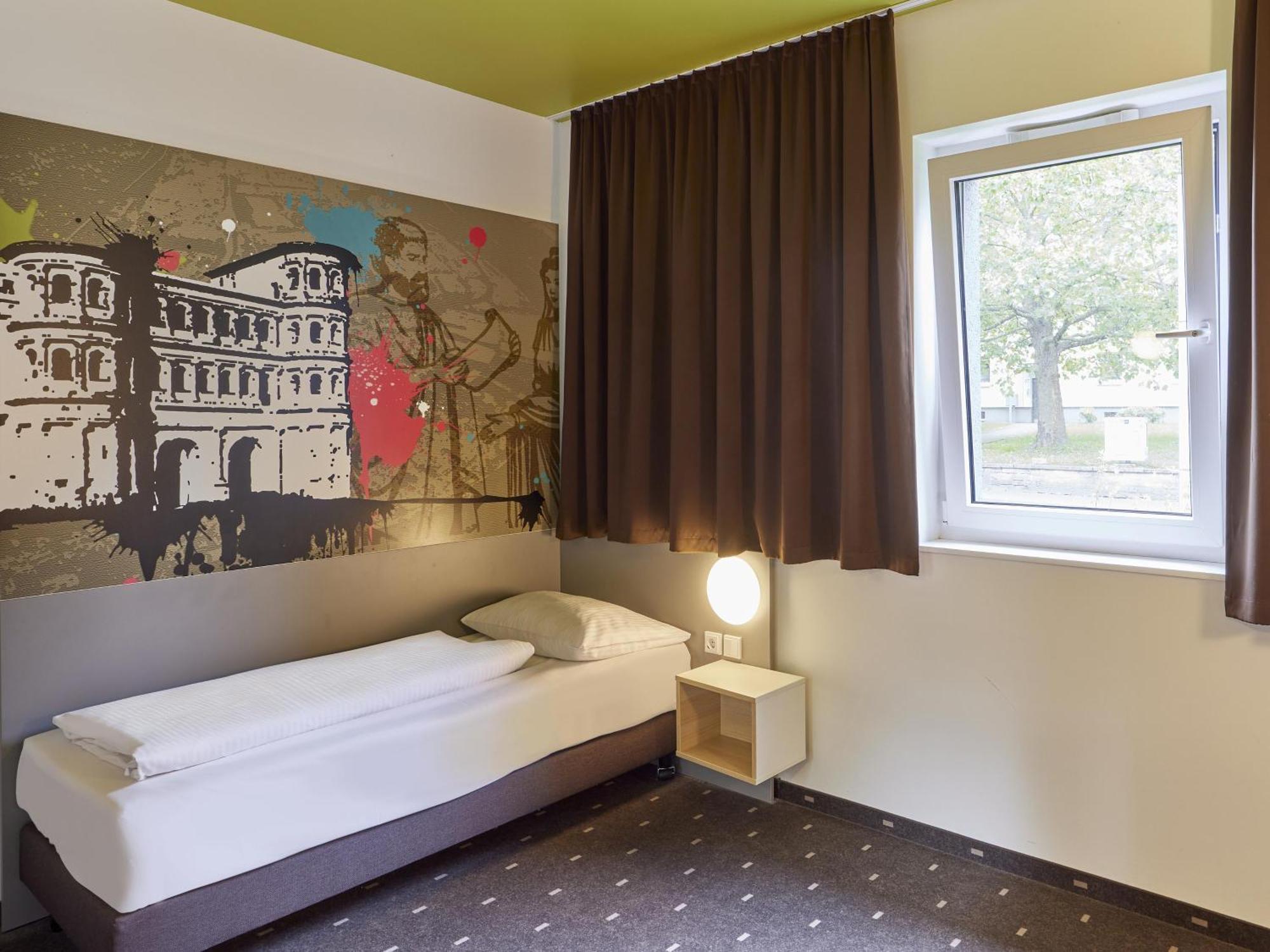 B&B Hotel Трир Екстериор снимка